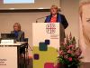 Ulrike Stowasser begrüßt im Namen des Diözesanvorstandes